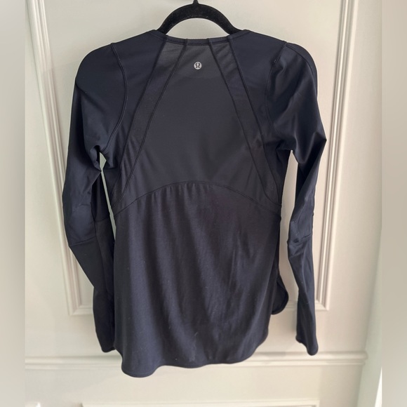 Black lululemon athletica 1/2 zip long sleeve - Picture 1 of 3